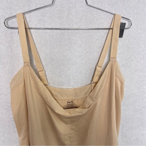 Maidenform shapewear shorts beige size 3XL - Picture 3 of 6